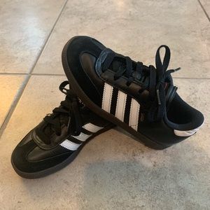 Little boys Adidas Samba Sneakers